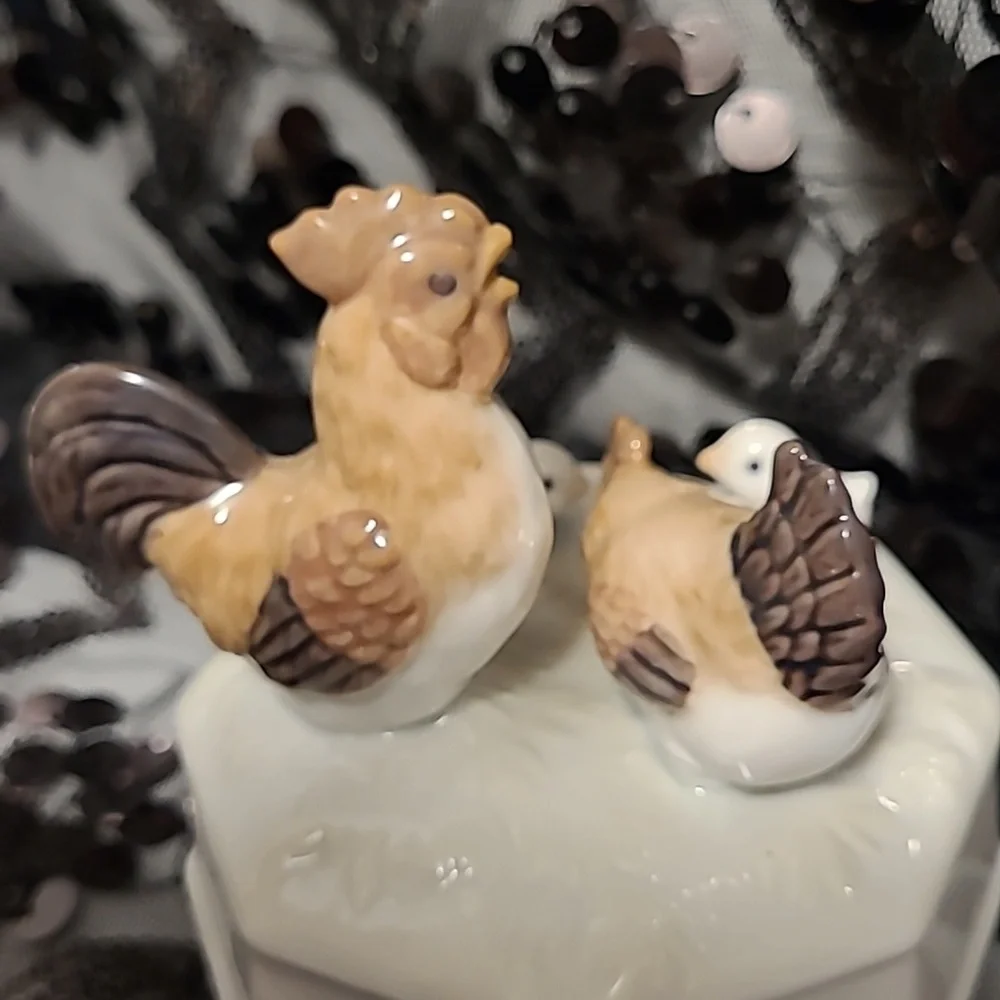 VINTAGE Otagiri Japan collectable Trinket box and Music Box Bird themed. - Picture 6 of 8